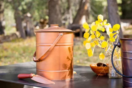 Placing Ashes in a Cremation Urn